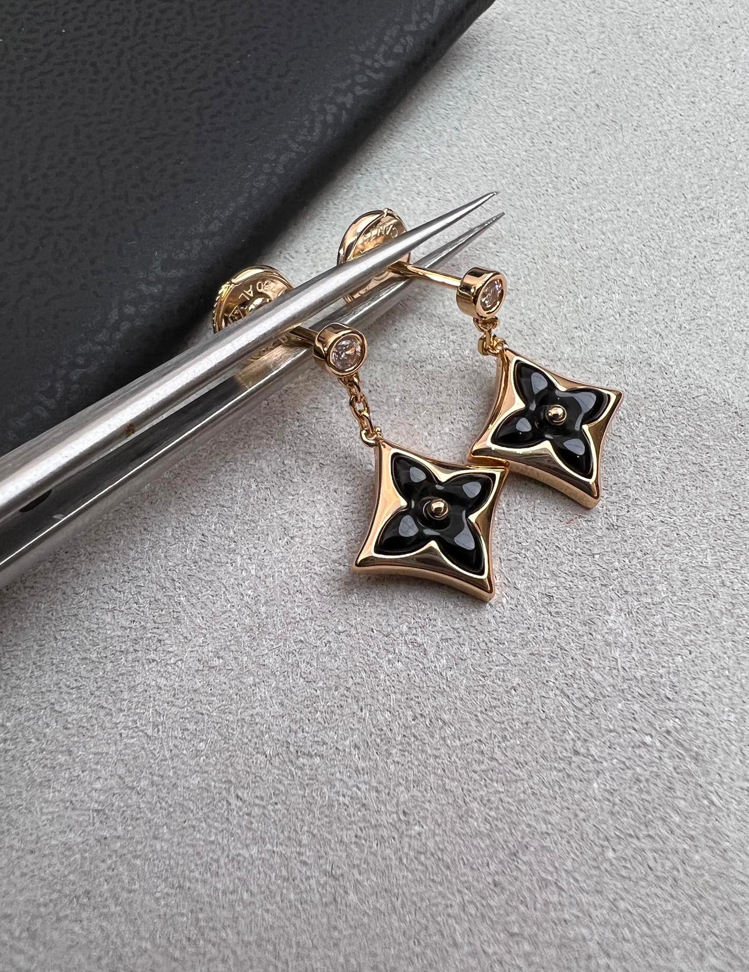BLOSSOM STAR PINK GOLD ONYX EARRINGS