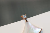 DREAM NECKLACE WHITE MOP 1 DIAMOND