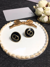 CD STUD ONYX EARRINGS