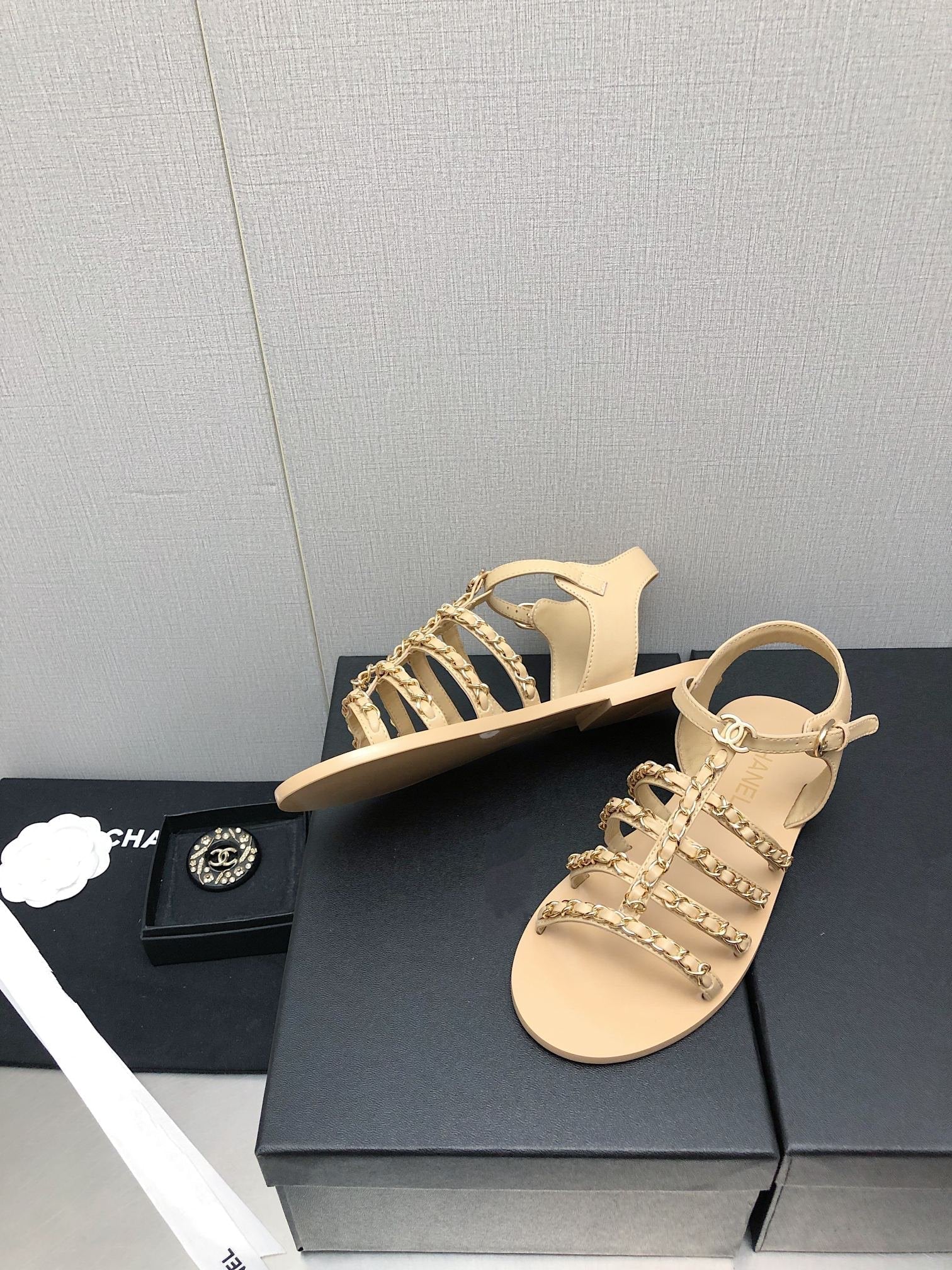 SANDALS BEIGE LAMBSKIN 01