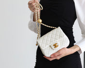 FLAP BAG 17CM WHITE LAMBSKIN GOLD HARDWARE