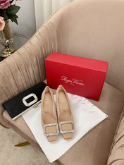 TROMPETTE PUMPS IN BEIGE SILK CRYSTAL BUCKLE