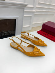 VLOGO SIGNATURE MUSTARD YELLOW PATENT LEATHER SLINGBACK PUMP
