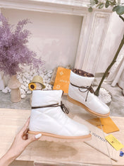 PILLOW COMFORT ANKLE BOOTS IN WHITE NYLON