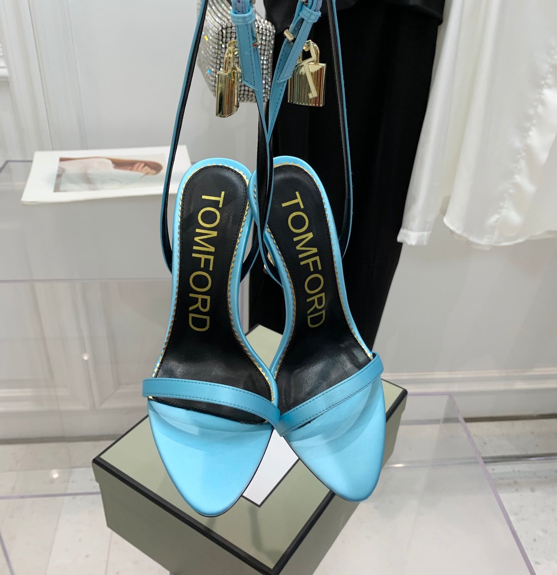 TOM FORD 26S GOLD BUCKLE HEELS 105 MM IN AQUA BLUE LAMBSKIN