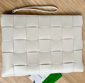 LARGE CASSETTE POUCH 35 IN WHITE CALFSKIN