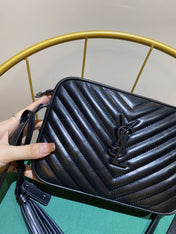 LOU 23 CAMERA BAG IN BLACK QUILTED LEATHER