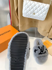 LV WOMEN'S PASEO FLAT SLIPPER IN GREY FLEECE WITH BLACK LOGO