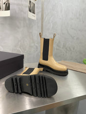 LUG CHELSEA BOOT IN CAMEL BEIGE CALFSKIN