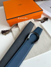 HM LUCK BELT BUCKLE & REVERSIBLE BLACK AND NAVY BLUE LEATHER STRAP 38MM
