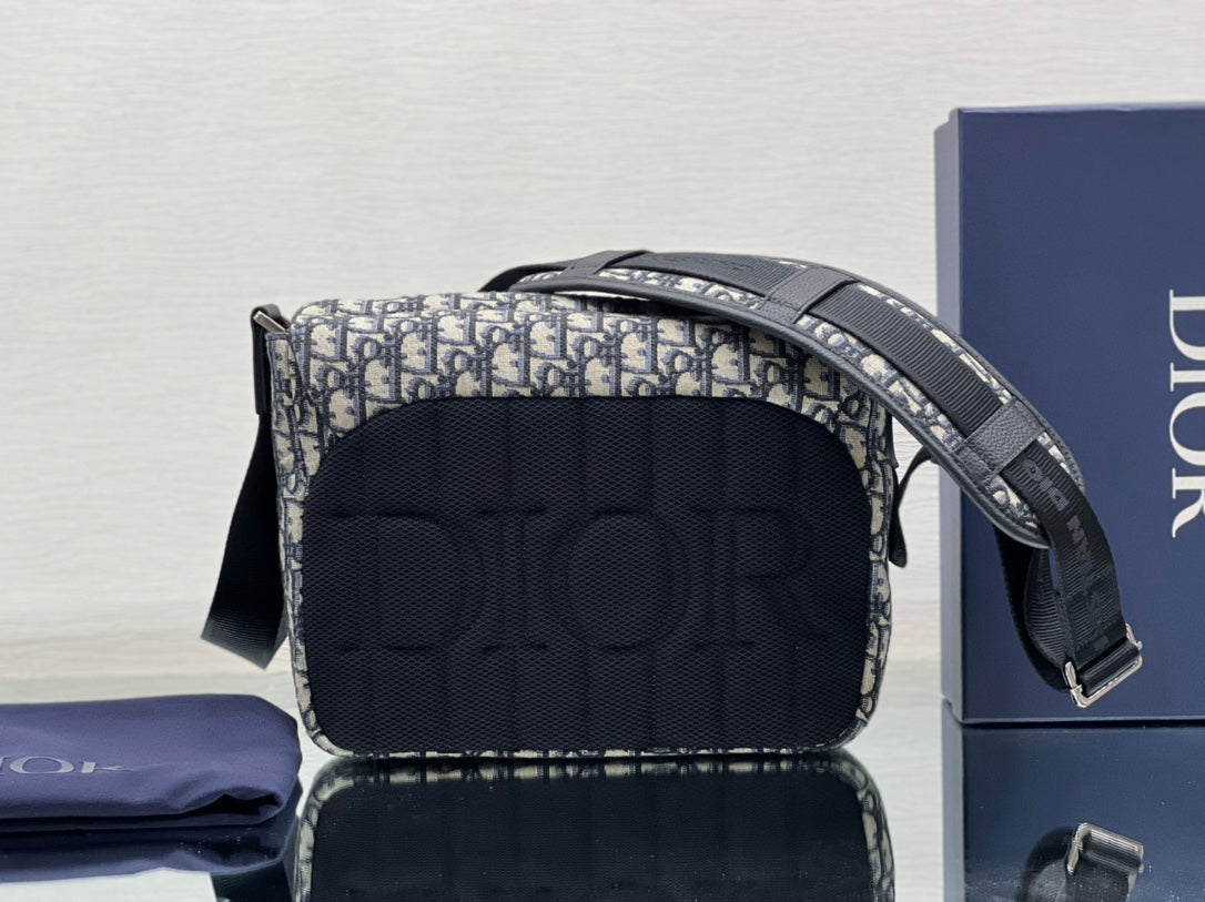 MEDIUM 31 BAG WITH STRAP IN BEIGE AND BLACK OBLIQUE JACQUARD AND CALFSKIN