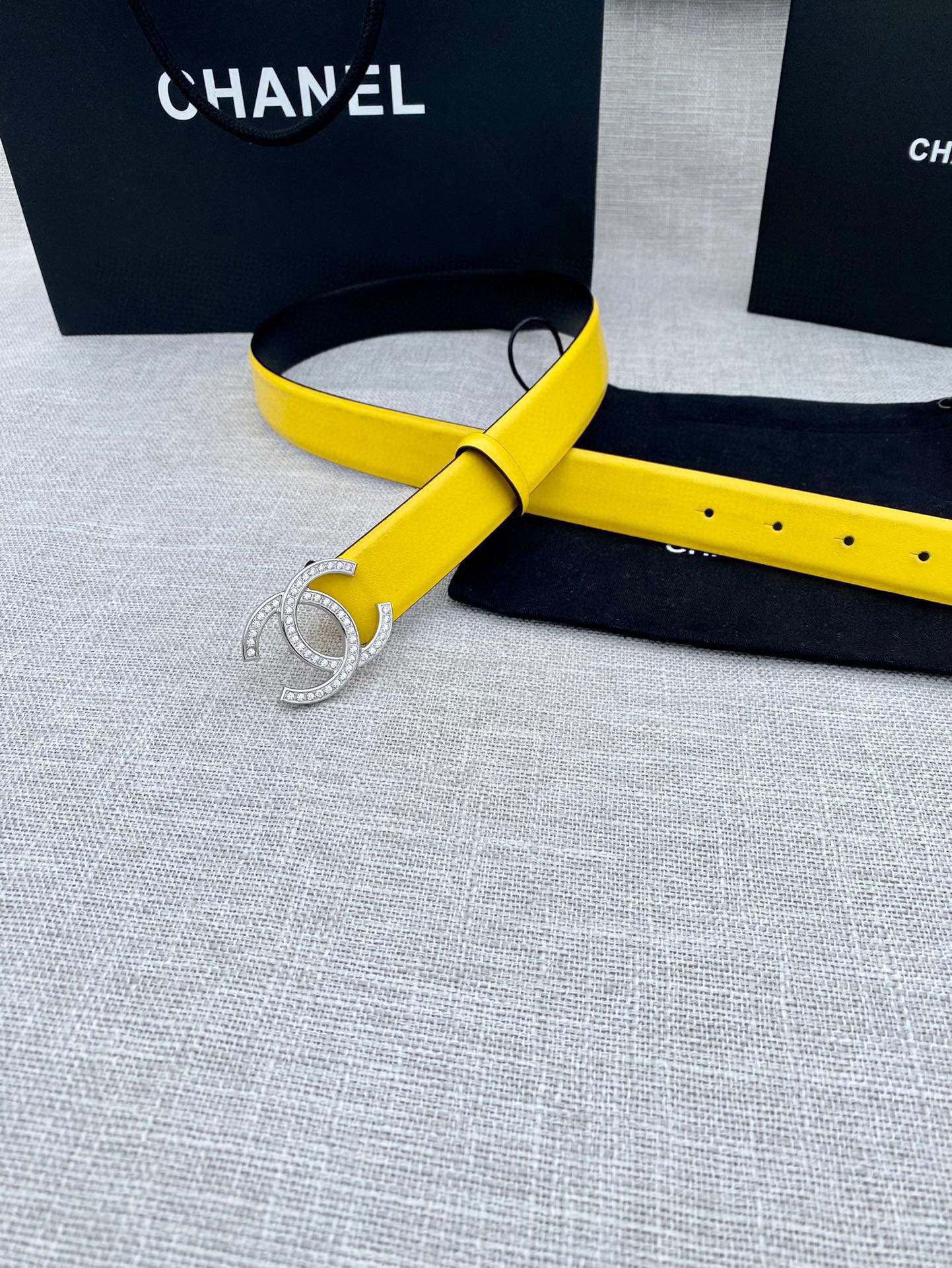CHANEL 26S BELT 30 MM IN YELLOW CALFSKIN 661510