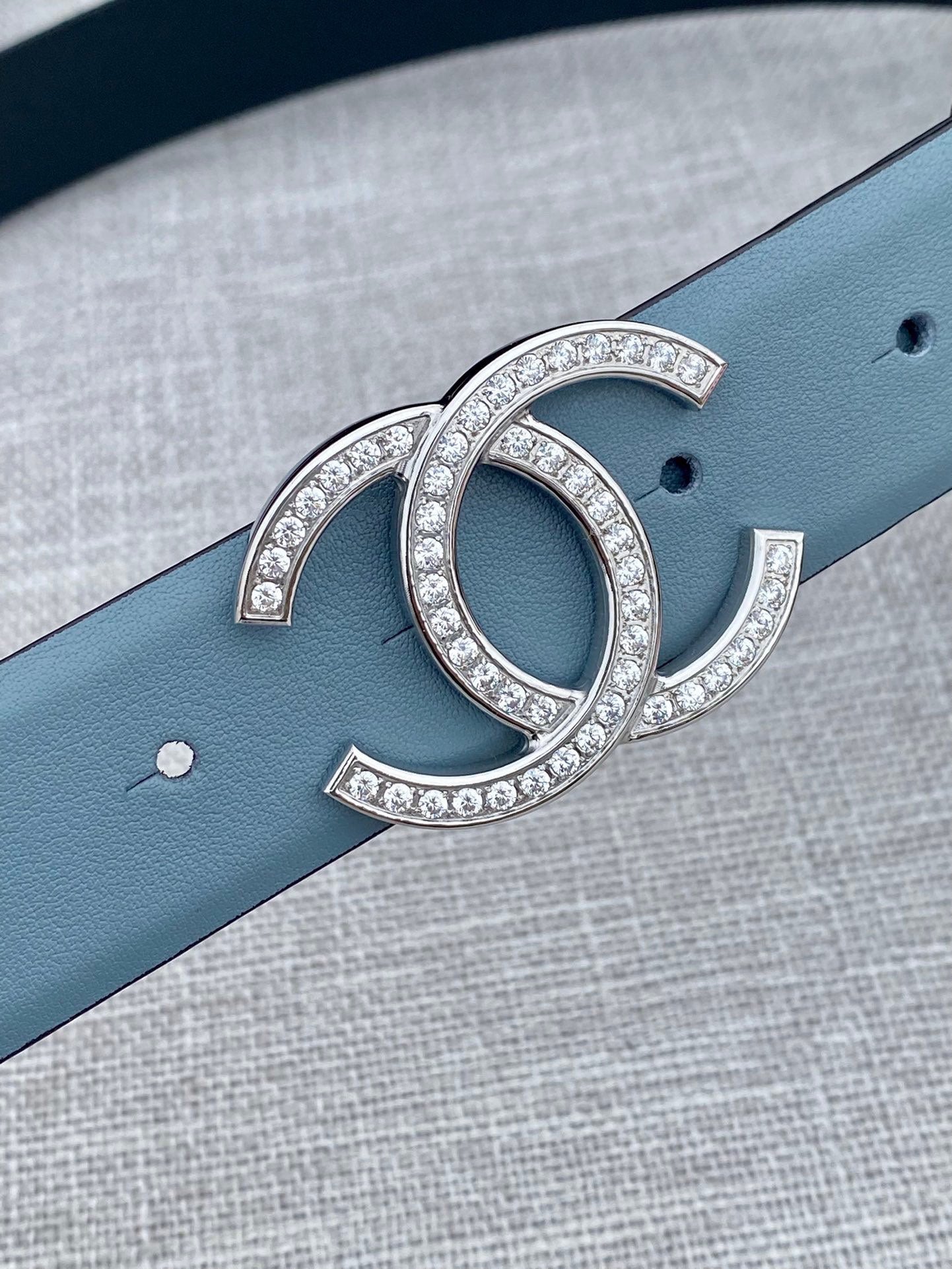CHANEL 26S BELT 30 MM IN SKY BLUE CALFSKIN 661514