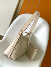 CARRYALL PM 29 WHITE MONOGRAM GRAINED COWHIDE LEATHER