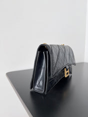 CRUSH CHAINED BAG 22 IN BLACK QUILTED CRUSHED CALFSKIN GOLD HARDWARE