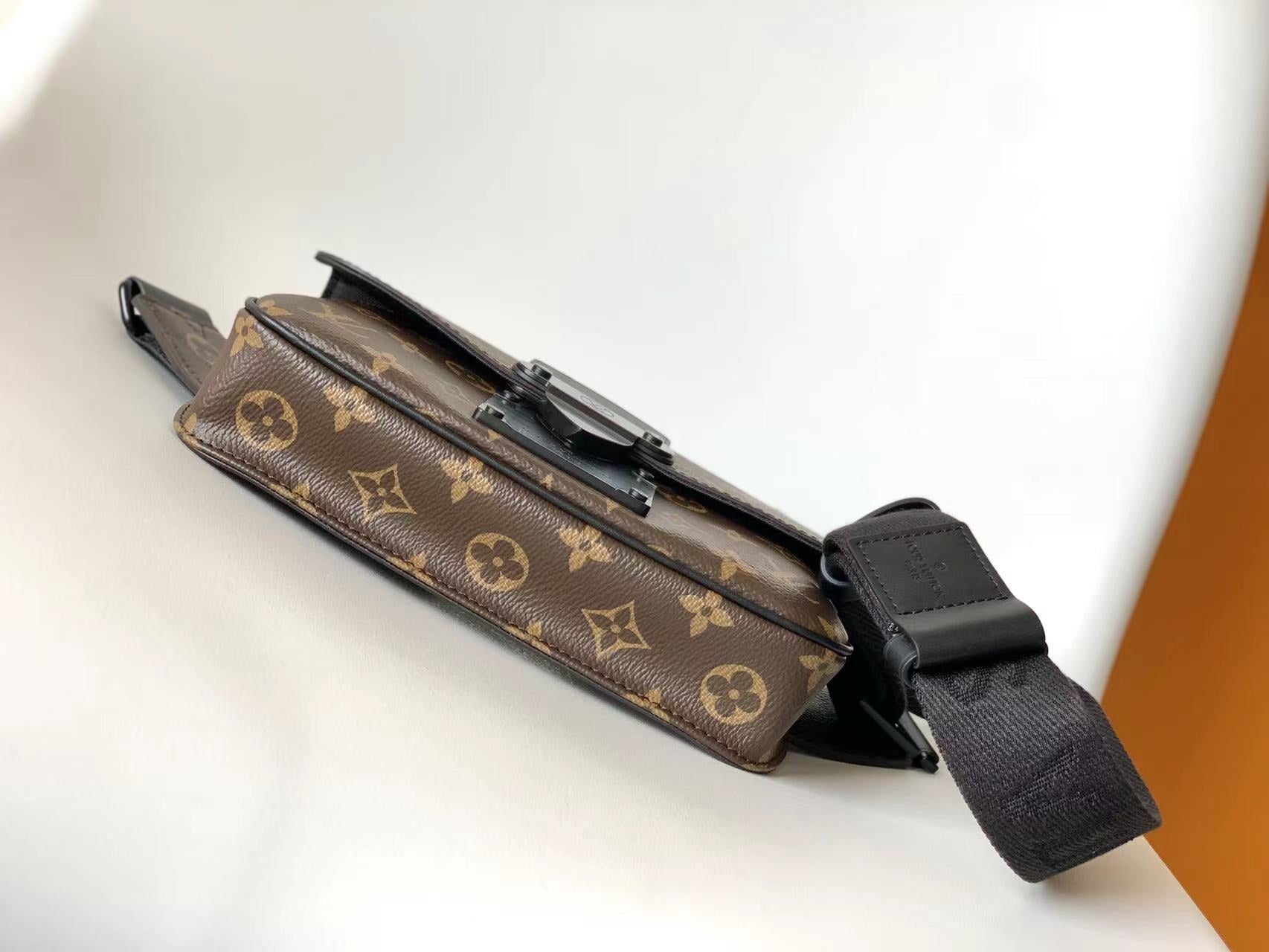 LV 25S S LOCK MESSENGER BAG 21 IN BLACK AND BROWN MONOGRAM MACASSAR CALFSKIN
