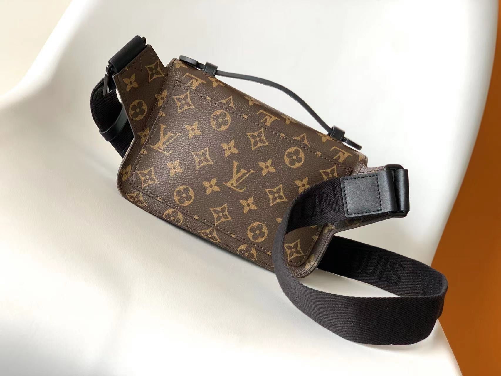 LV 25S S LOCK MESSENGER BAG 21 IN BLACK AND BROWN MONOGRAM MACASSAR CALFSKIN