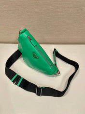 TRIANGULAR BAG 27 IN GO GREEN SMOOTH LAMBSKIN