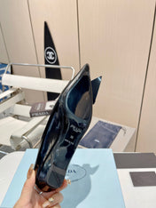 BALLET FLATS POINTED TOE IN BLACK SHINY CALFSKIN ATTACHED FLOWERS