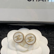 CHANEL 26S DOUBLE C LOGO ROUND WHITE RESIN STUD EARRINGS IN GOLD METAL 633348