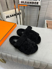 CHYPRE SLIPPERS IN BLACK LAMB WOOL