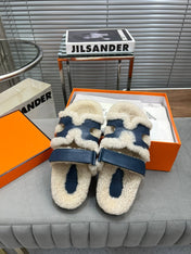 CHYPRE SLIPPERS IN BEIGE LAMB WOOL AND CLASSIC BLUE CALFSKIN