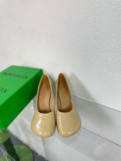 ATOMIC HIGH PUMP 9 CM IN BISQUE BEIGE CALFSKIN