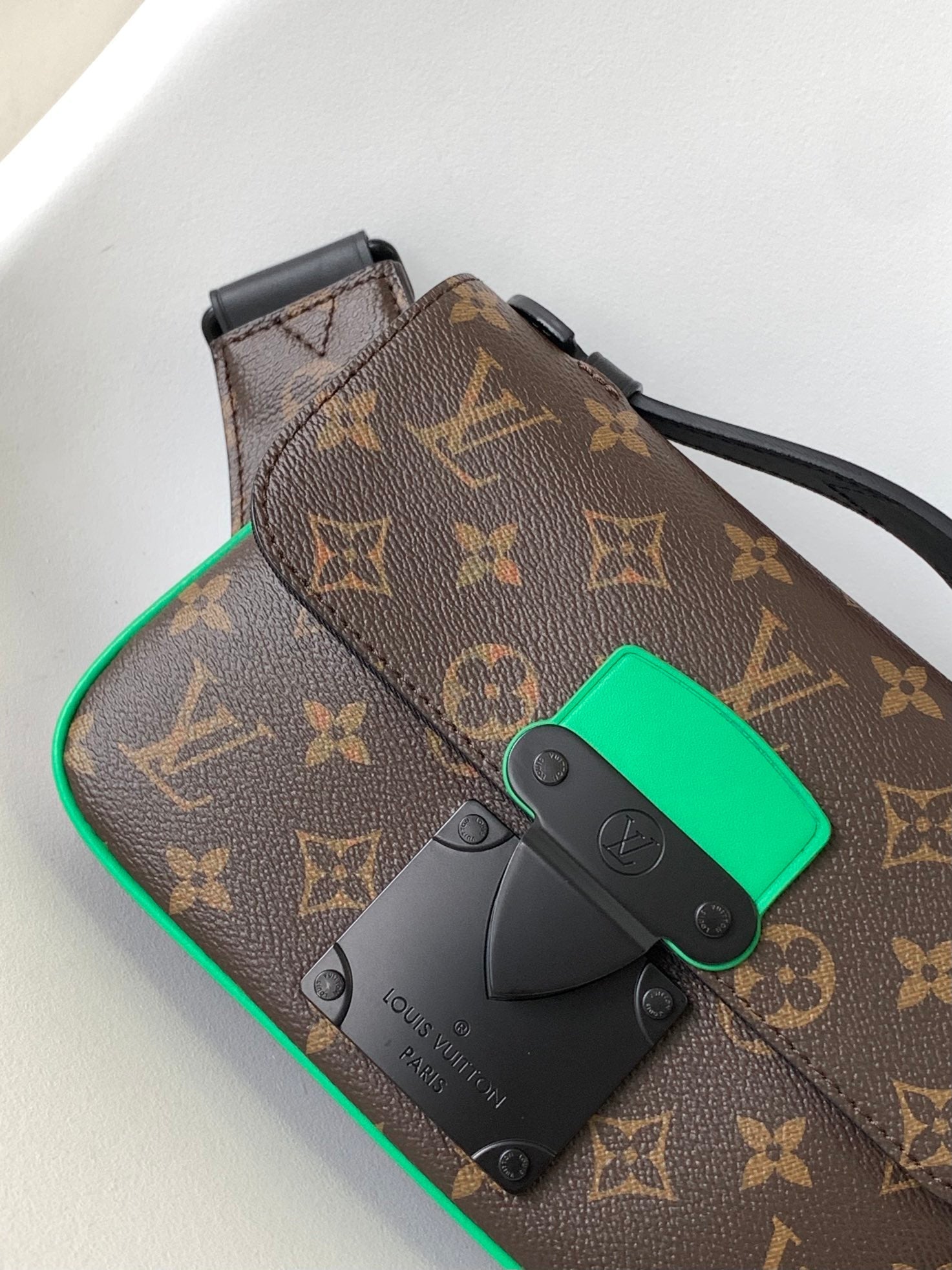 LV 25S S LOCK MESSENGER BAG 21 IN NEON JADE AND BROWN MONOGRAM MACASSAR CALFSKIN