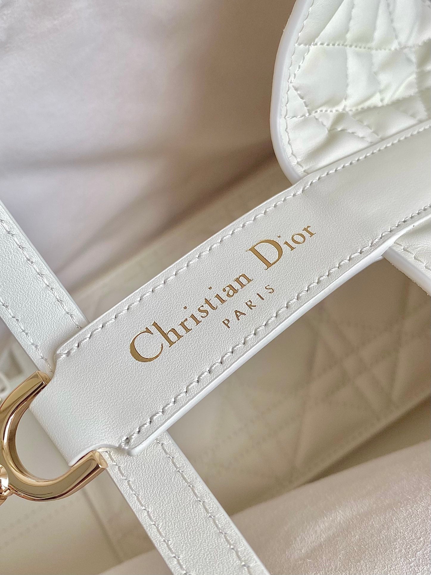 TOUJOURS 28 BAG IN MILK WHITE LAMBSKIN