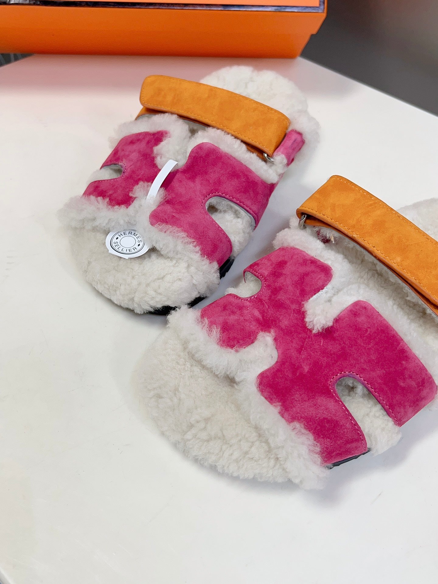 HM 26S SANDAL IN CREAM WHITE WOOL AND PINK SUEDE