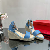 ROCKSTUD WEDGE 85 MM IN ROYAL BLUE  CALFSKIN