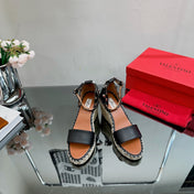 ROCKSTUD WEDGE 85 MM IN BLACK CALFSKIN