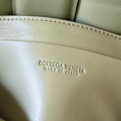 MINI CASSETTE 18 IN WHITE CREAM LAMBSKIN