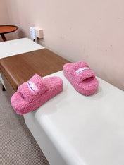 THICK-SOLED SLIPPERS IN PINK WOOL
