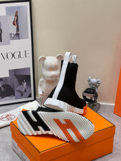 H FUN CLASSIC SNEAKER STYLISH BLACK AND WHITE LINE FABRIC