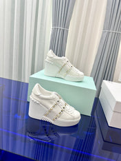 FLATFORM ROCKSTUD UNTITLED SNEAKER IN WHITE CALFSKIN