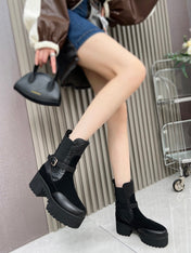 LAUREATE PLATFORM DESERT BOOT IN BLACK SUEDE AND CALFSKIN