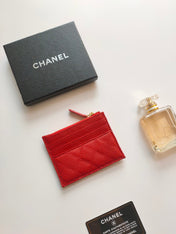 CC ZIPPED CARD HOLDER 11.5 RED GRAINED CALFSKIN GOLD ICON