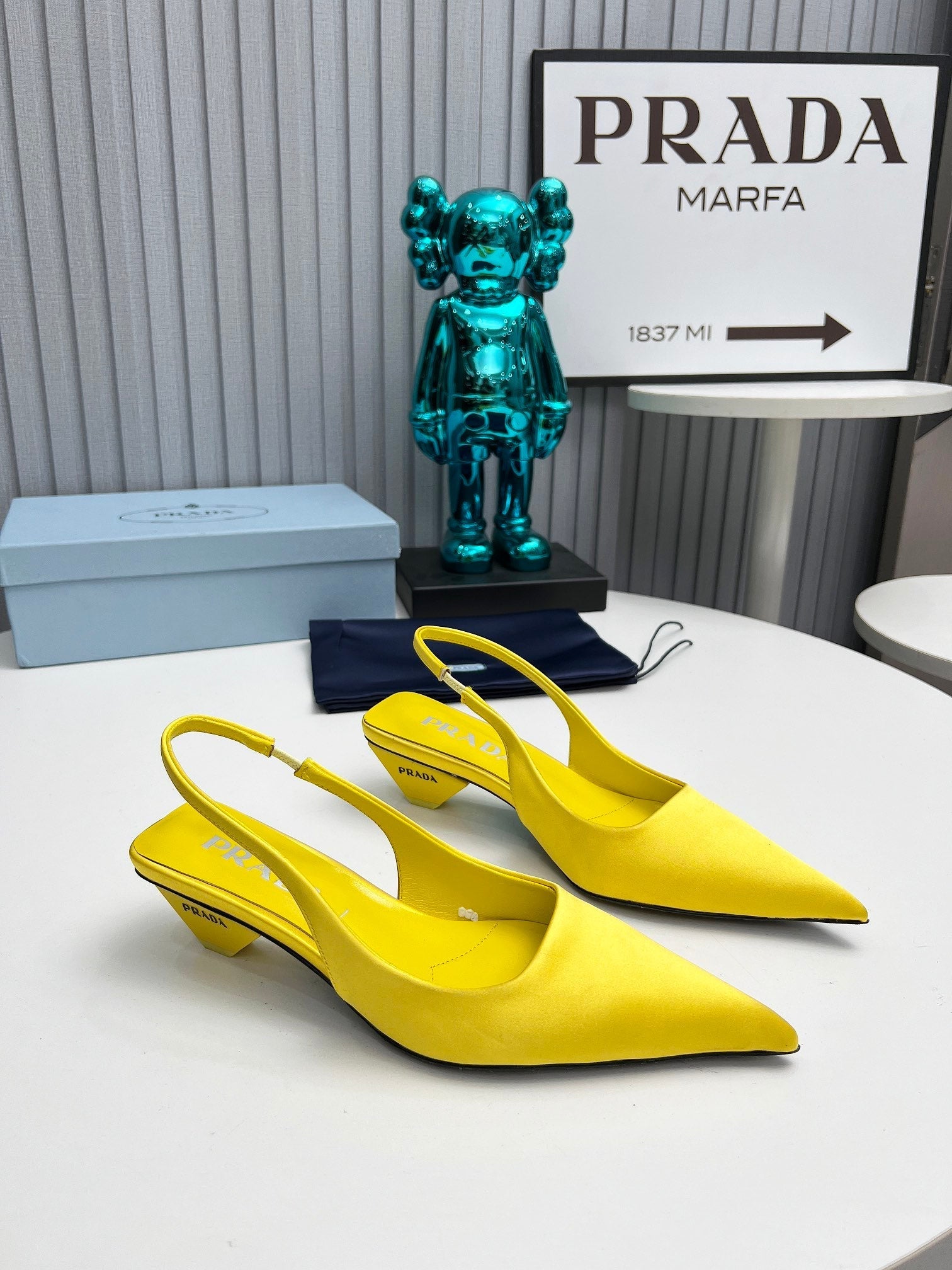 PRADA 26S POINTED TOE SLINGBACK 40MM IN YELLOW SATIN