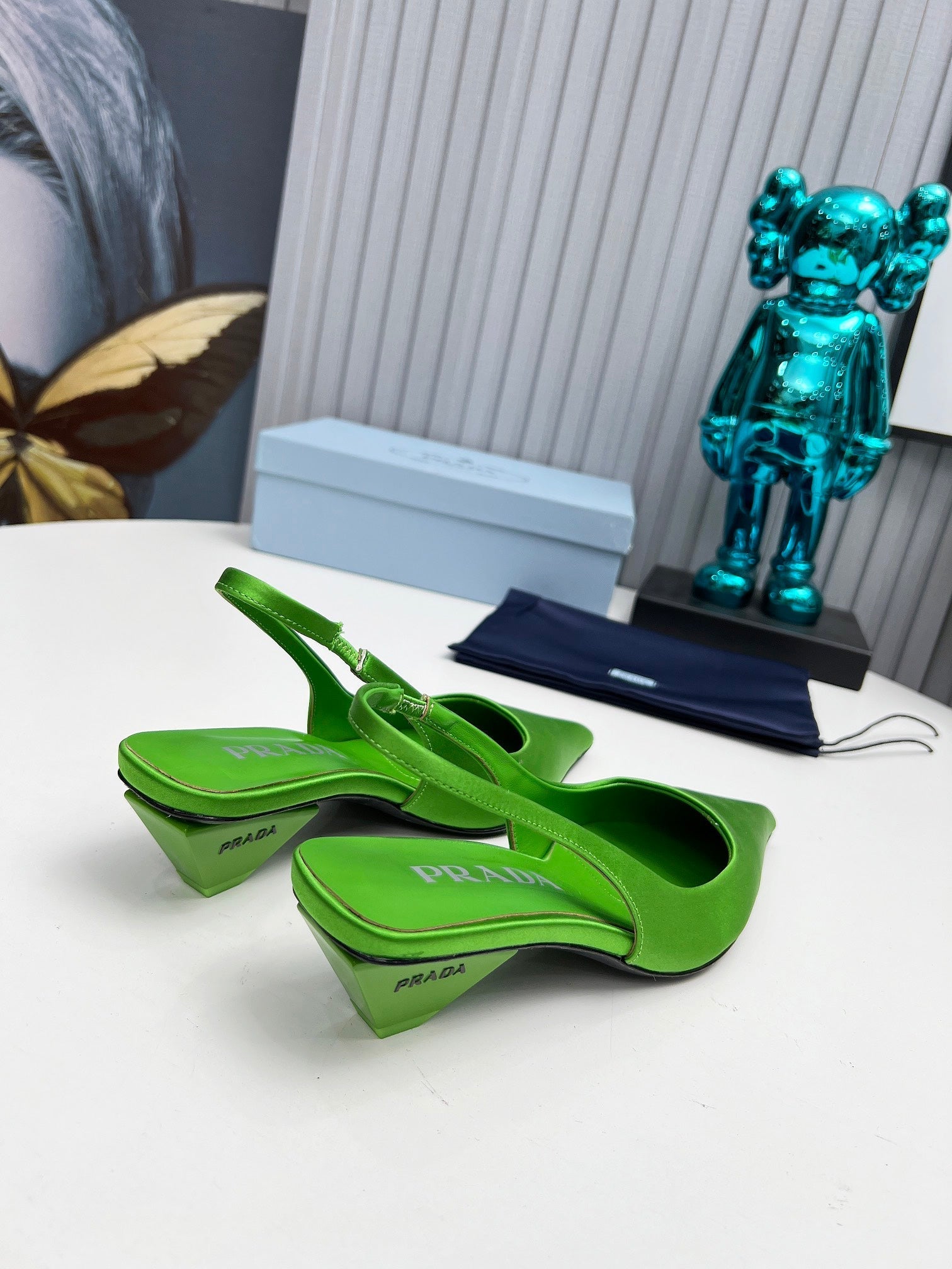 PRADA 26S POINTED TOE SLINGBACK 40MM IN APPLE GREEN SATIN