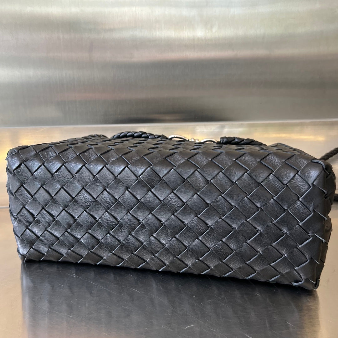 BV MEDIUM ANDIAMO 32CM BLACK LAMBSKIN SILVER HARDWARE
