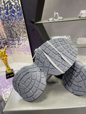 3XL SNEAKER IN ALL GRAY MESH AND POLYURETHANE