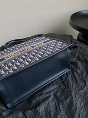 MEDIUM BOOK TOTE 36 BLUE OBLIQUE EMBROIDERY