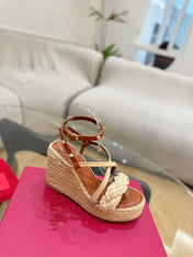 GARAVANI ROCKSTUD WEDGE SANDALS IN BRONZE BROWN CALFSKIN AND BEIGE RAFFIA