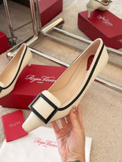 VIV’ CANARD PUMPS IN OFF WHITE SHINY CALFSKIN