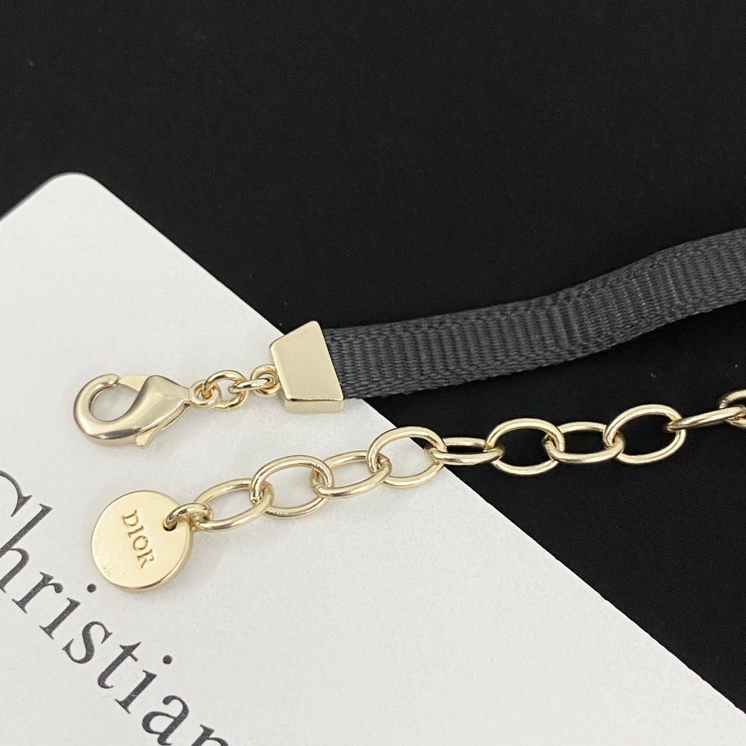 CD 26S PEARL DROP CHOKER NECKLACE IN GOLD TONE METAL 631050