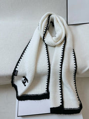 CHANEL 25S SCARF 200 IN CASHMERE 740364