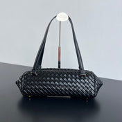 SHOULDER BAG 37 IN BLACK LAMBSKIN