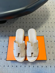 EZE SANDAL PLATFORM 85 MM IN PALE GRAY SUEDE