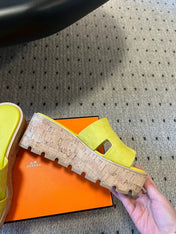 EZE SANDAL 85 MM IN NEON YELLOW CALFSKIN